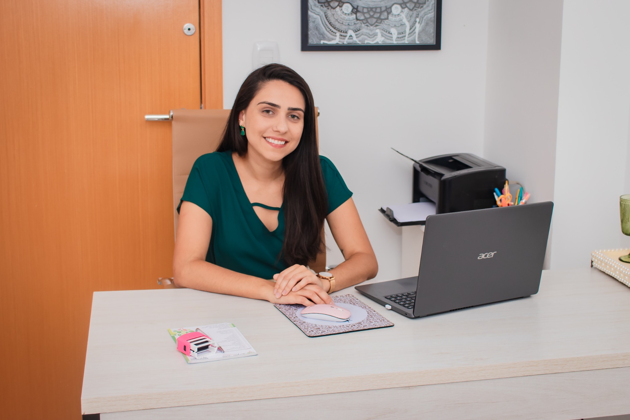 Raquel Reis em seu consultório